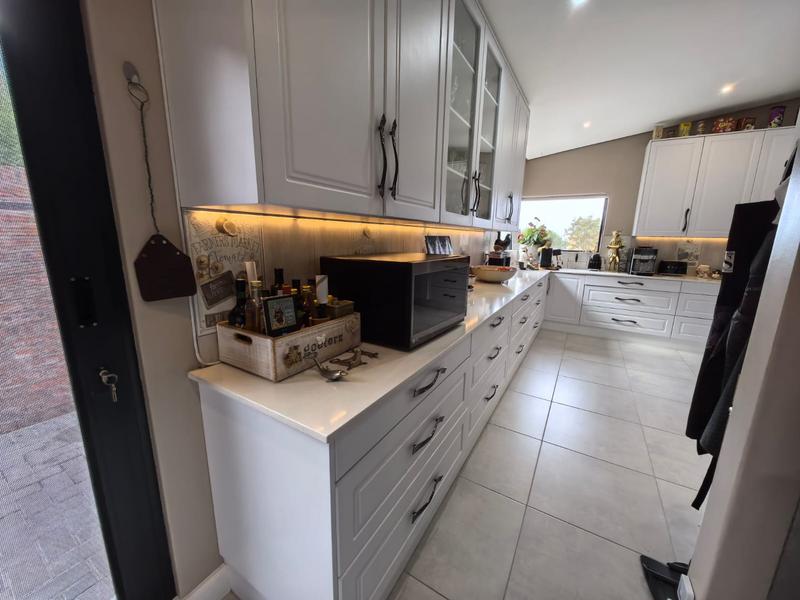 4 Bedroom Property for Sale in Tergniet Western Cape